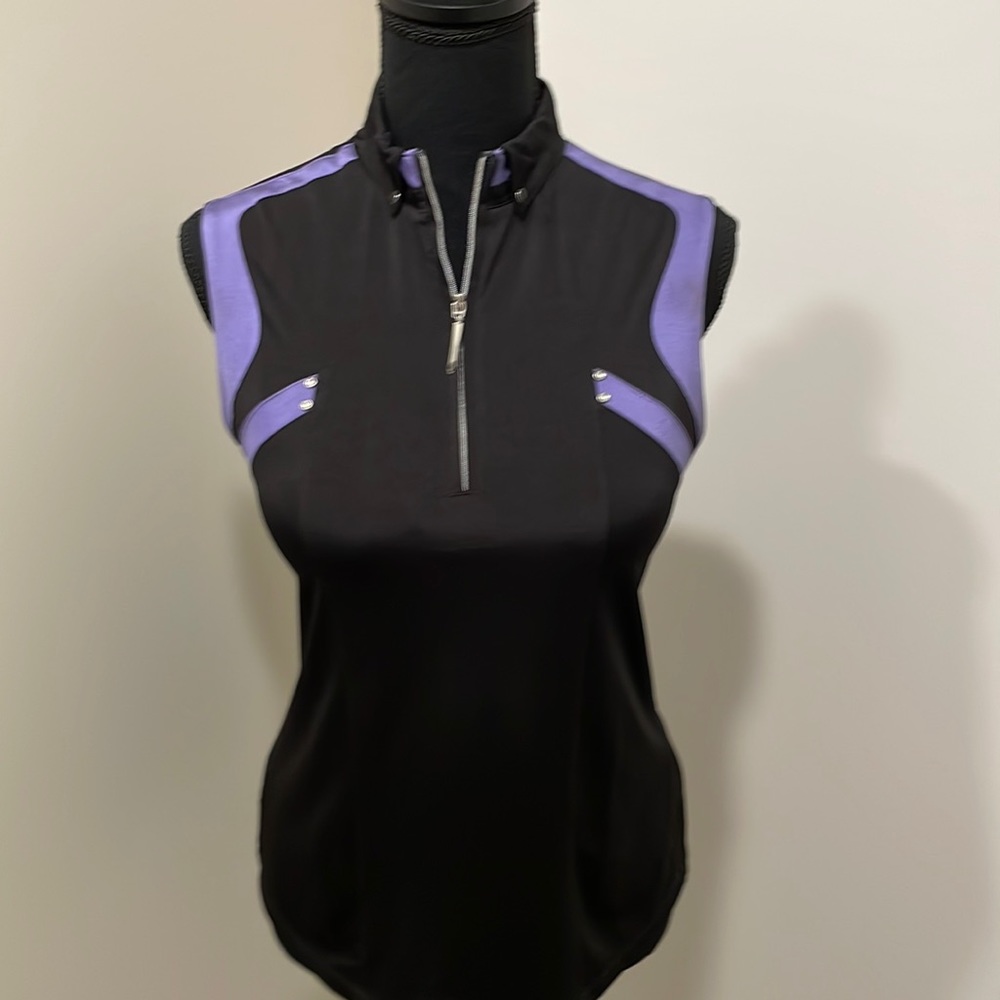 Sleeveless Black and Purple Zip-Front Women’s Top